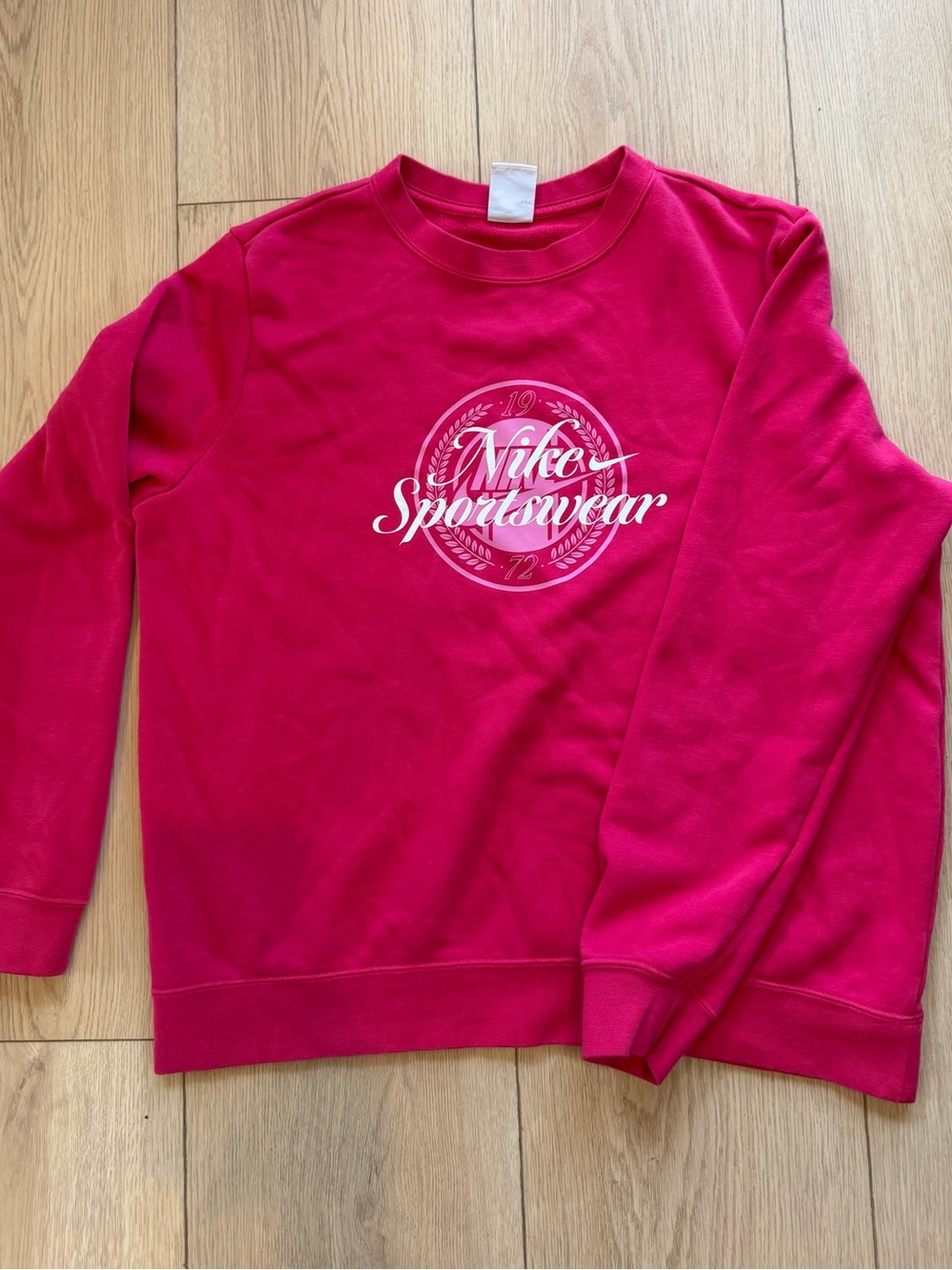 Nike Sportswear womens Crewneck Sweatshirt in Fuchsia